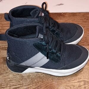 Sorel Out N About Mid sneakers Women's Size 6